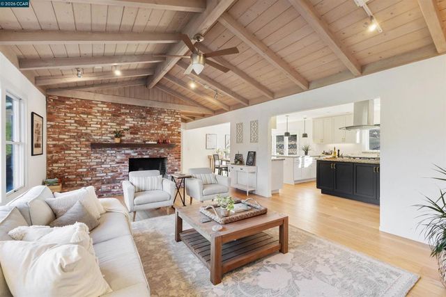 15 15 Aspinwall Ct, Orinda, CA 94563