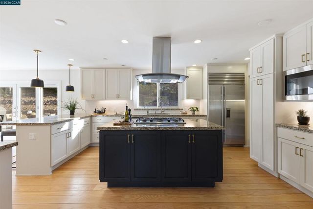 15 15 Aspinwall Ct, Orinda, CA 94563