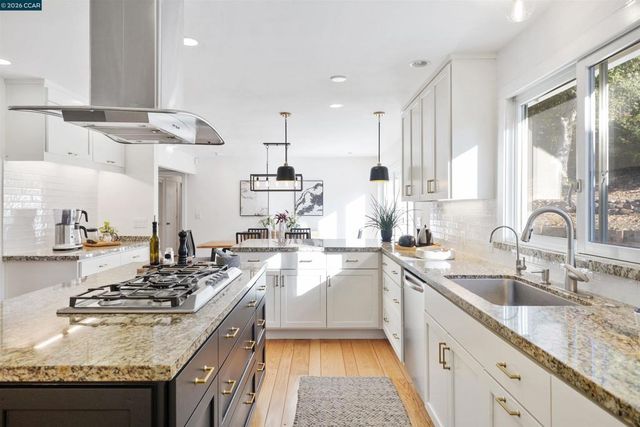 15 15 Aspinwall Ct, Orinda, CA 94563