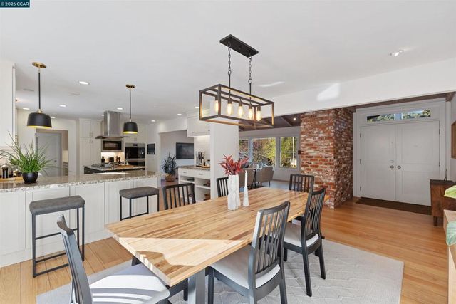 15 15 Aspinwall Ct, Orinda, CA 94563