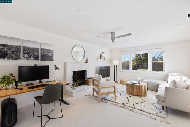 15 15 Aspinwall Ct, Orinda, CA 94563