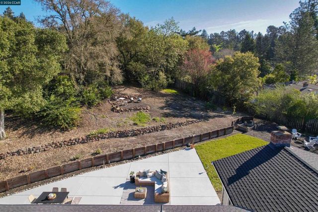 15 15 Aspinwall Ct, Orinda, CA 94563