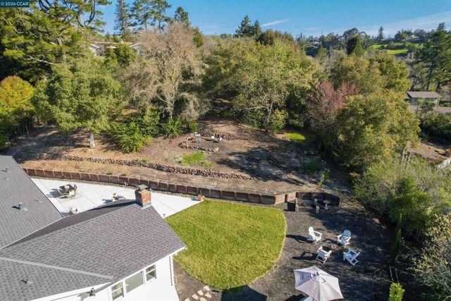 15 15 Aspinwall Ct, Orinda, CA 94563