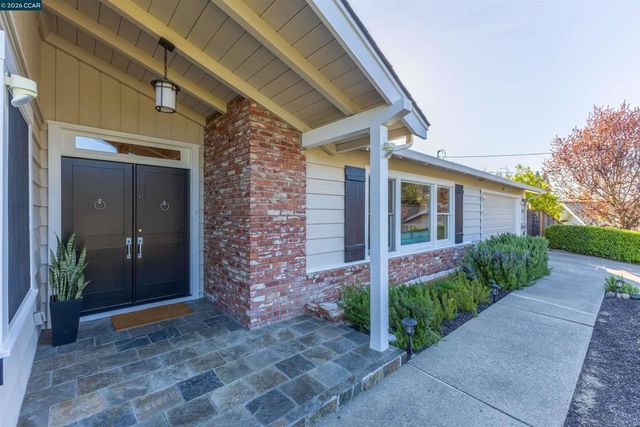 15 15 Aspinwall Ct, Orinda, CA 94563