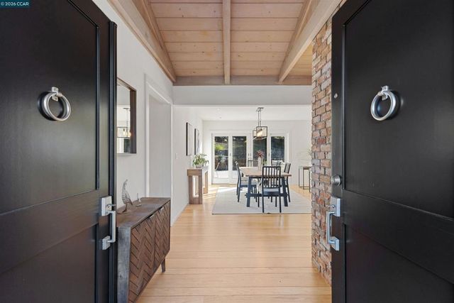 15 15 Aspinwall Ct, Orinda, CA 94563