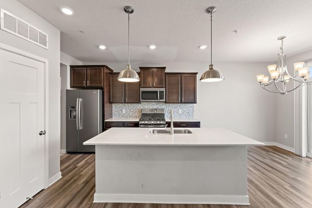 4363 Corn Silk Lane, Woodbury, MN 55129