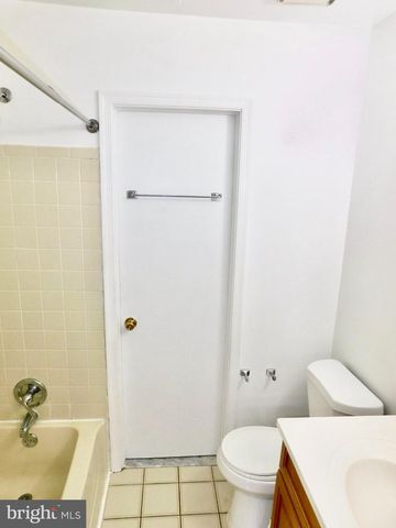 66 CHATHAM CT, Hightstown, NJ 08520