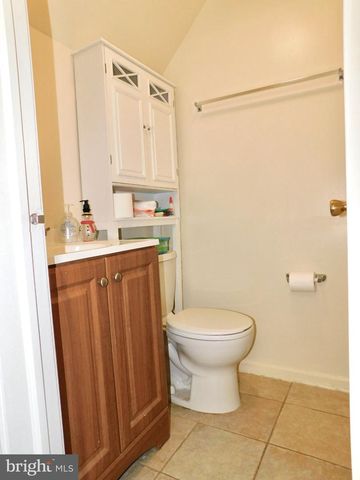 66 CHATHAM CT, Hightstown, NJ 08520