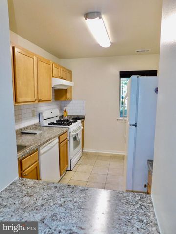 66 CHATHAM CT, Hightstown, NJ 08520