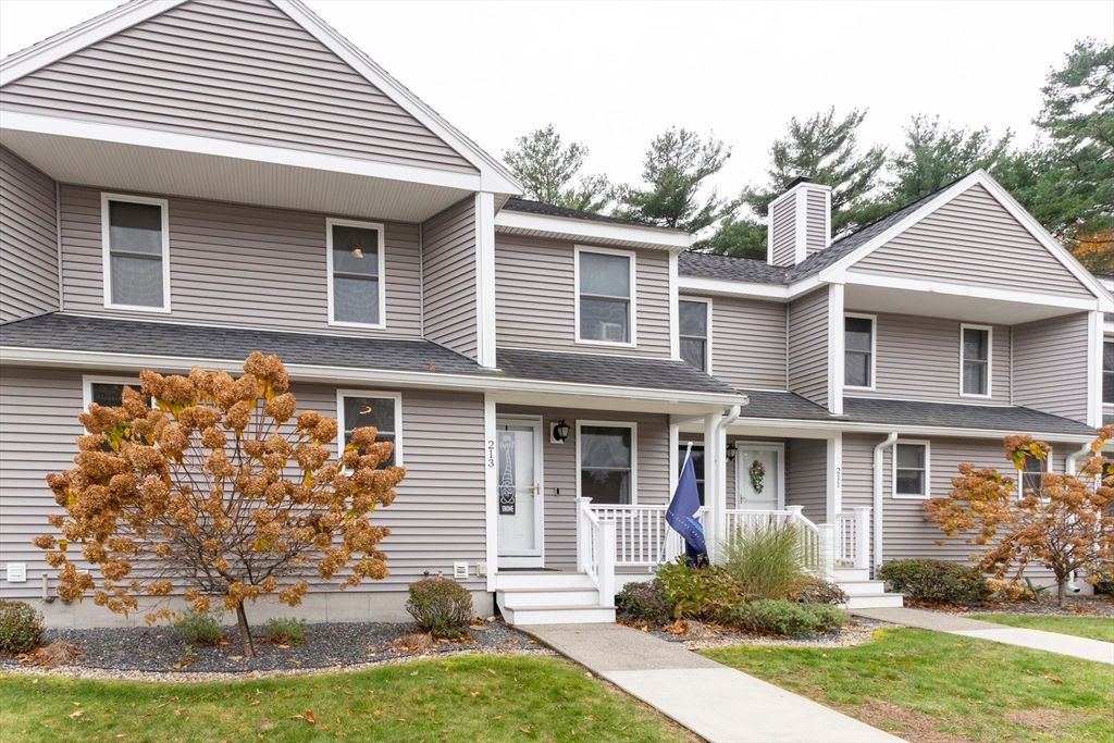 213 Bayberry Hill Ln 213, Leominster, MA 01453