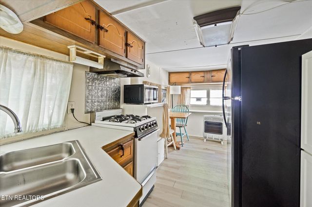 80 Hollow Log Tr, Crossville, TN 38572