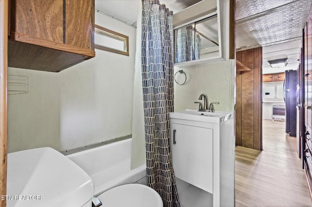 80 Hollow Log Tr, Crossville, TN 38572