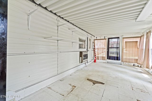 80 Hollow Log Tr, Crossville, TN 38572