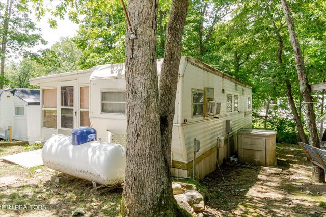 80 Hollow Log Tr, Crossville, TN 38572