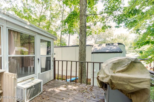 80 Hollow Log Tr, Crossville, TN 38572