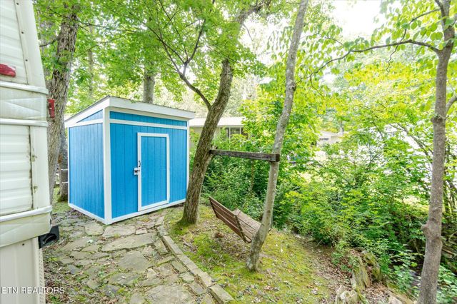 80 Hollow Log Tr, Crossville, TN 38572