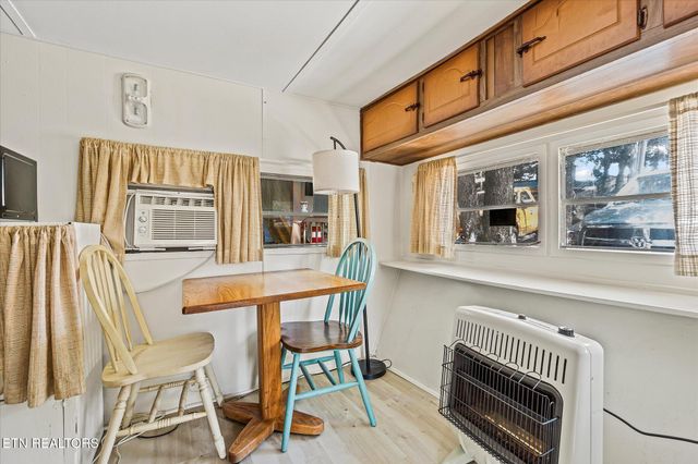 80 Hollow Log Tr, Crossville, TN 38572