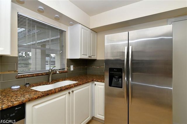 9 Park Lane CIR, Lehigh Acres, FL 33936
