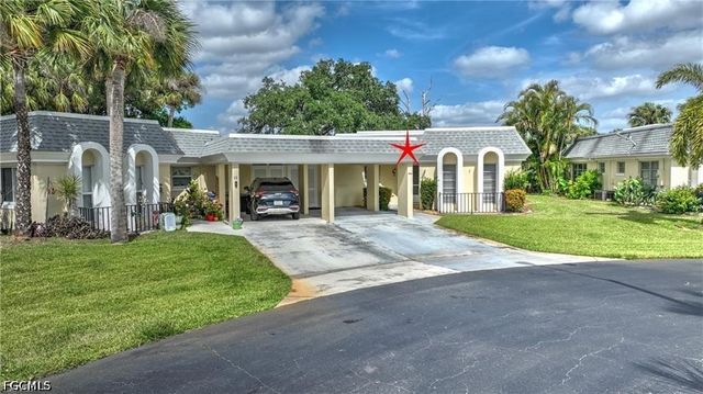 9 Park Lane CIR, Lehigh Acres, FL 33936