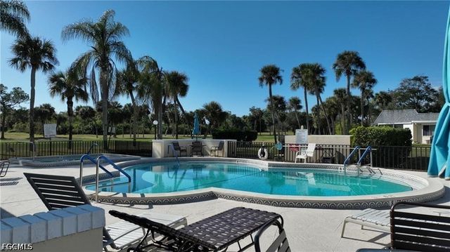 9 Park Lane CIR, Lehigh Acres, FL 33936