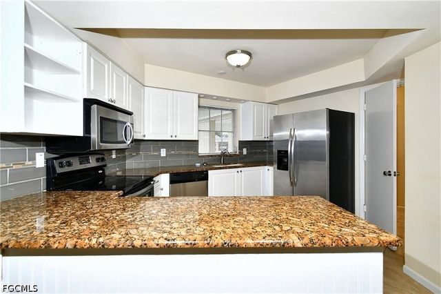 9 Park Lane CIR, Lehigh Acres, FL 33936