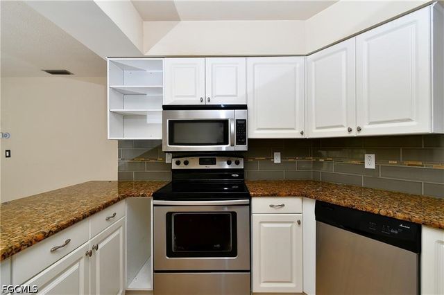 9 Park Lane CIR, Lehigh Acres, FL 33936