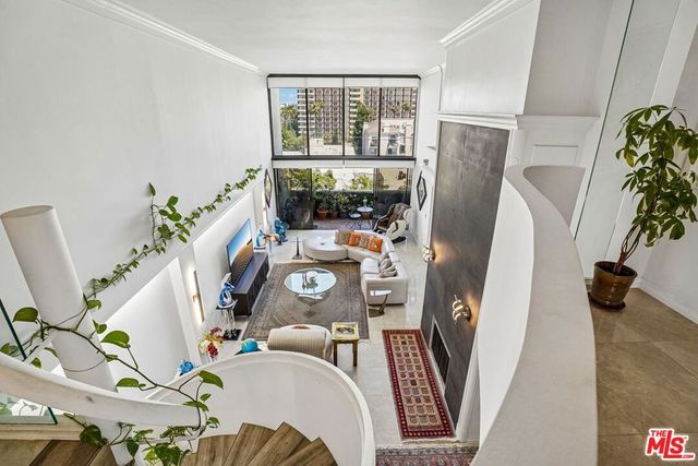 325 N Oakhurst Drive PH2, Beverly Hills, CA 90210