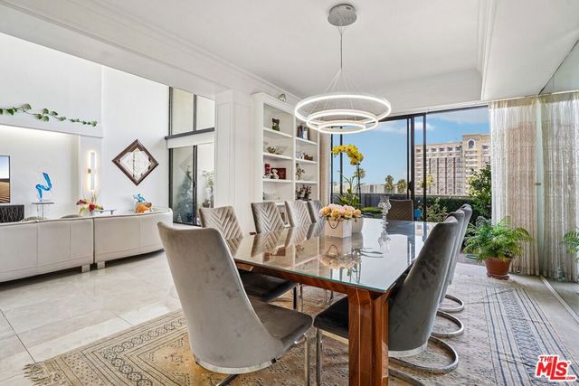 325 N Oakhurst Drive PH2, Beverly Hills, CA 90210