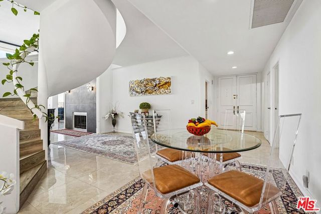 325 N Oakhurst Drive PH2, Beverly Hills, CA 90210