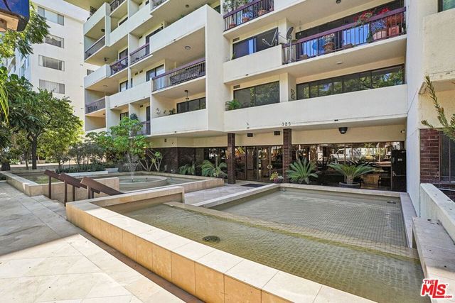 325 N Oakhurst Drive PH2, Beverly Hills, CA 90210