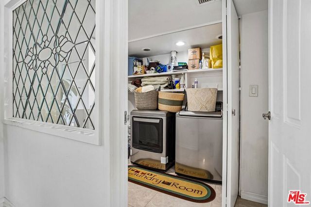325 N Oakhurst Drive PH2, Beverly Hills, CA 90210