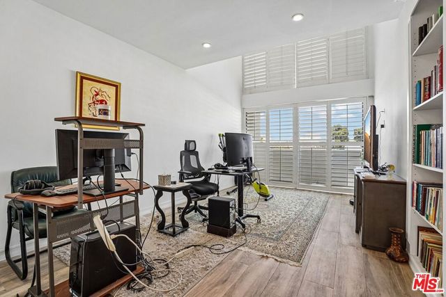 325 N Oakhurst Drive PH2, Beverly Hills, CA 90210