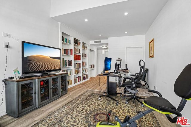 325 N Oakhurst Drive PH2, Beverly Hills, CA 90210