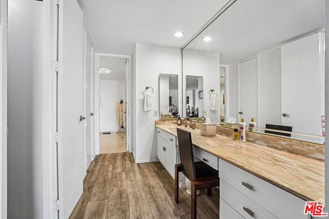 325 N Oakhurst Drive PH2, Beverly Hills, CA 90210
