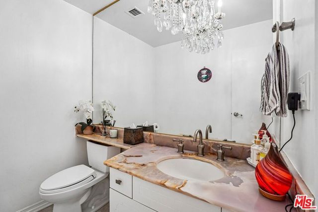 325 N Oakhurst Drive PH2, Beverly Hills, CA 90210