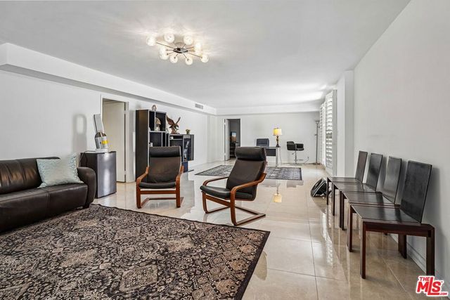 325 N Oakhurst Drive PH2, Beverly Hills, CA 90210