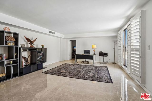 325 N Oakhurst Drive PH2, Beverly Hills, CA 90210