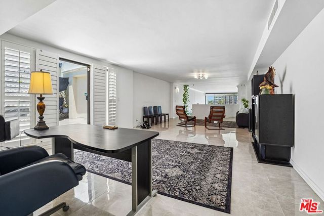 325 N Oakhurst Drive PH2, Beverly Hills, CA 90210