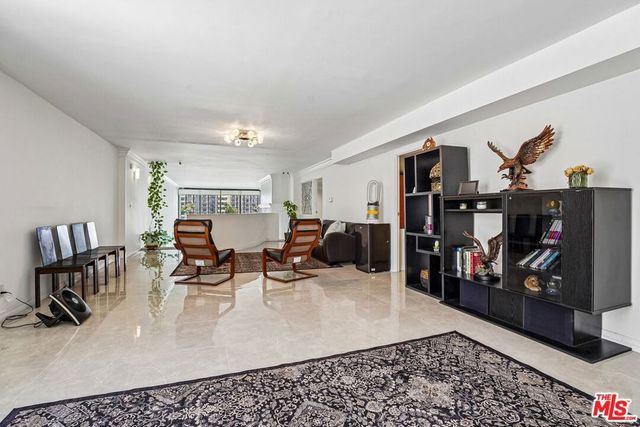 325 N Oakhurst Drive PH2, Beverly Hills, CA 90210