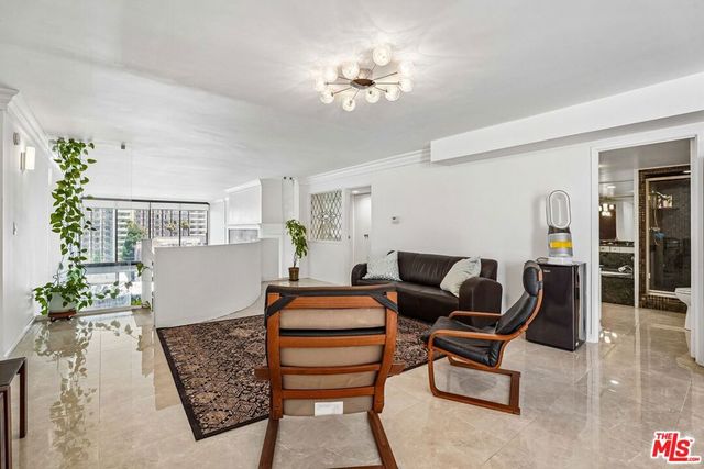 325 N Oakhurst Drive PH2, Beverly Hills, CA 90210