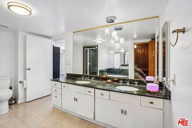 325 N Oakhurst Drive PH2, Beverly Hills, CA 90210