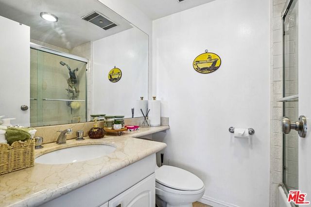 325 N Oakhurst Drive PH2, Beverly Hills, CA 90210