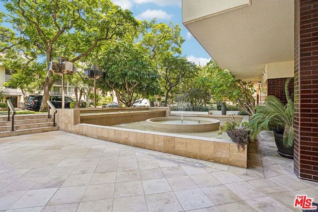 325 N Oakhurst Drive PH2, Beverly Hills, CA 90210