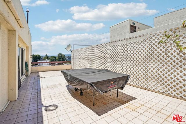 325 N Oakhurst Drive PH2, Beverly Hills, CA 90210