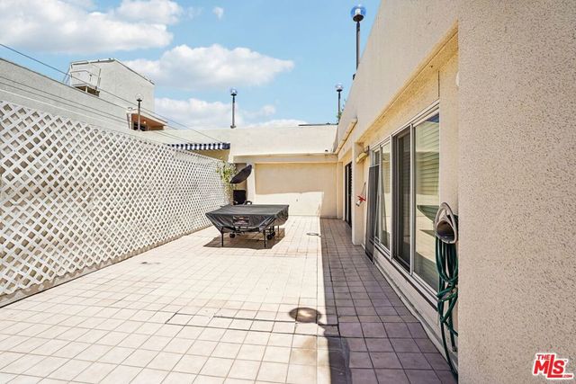 325 N Oakhurst Drive PH2, Beverly Hills, CA 90210