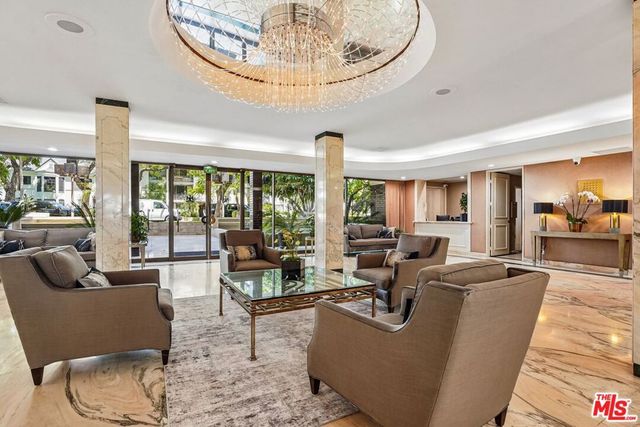 325 N Oakhurst Drive PH2, Beverly Hills, CA 90210