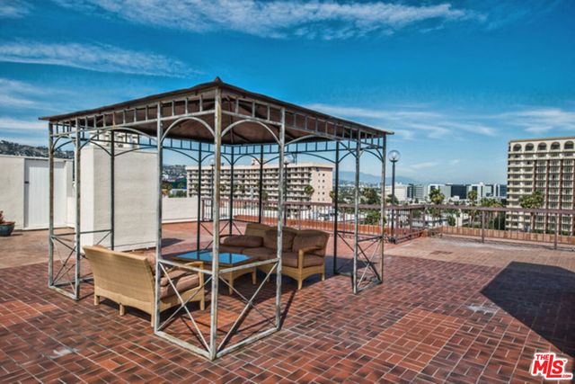 325 N Oakhurst Drive PH2, Beverly Hills, CA 90210