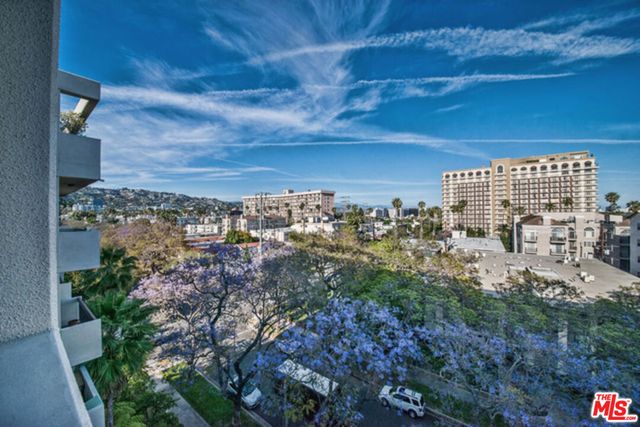 325 N Oakhurst Drive PH2, Beverly Hills, CA 90210