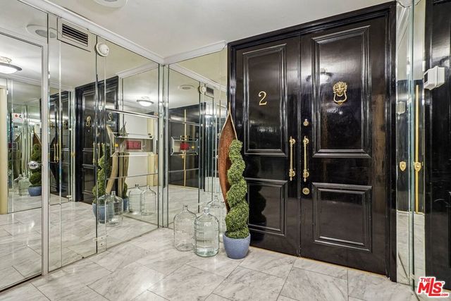 325 N Oakhurst Drive PH2, Beverly Hills, CA 90210
