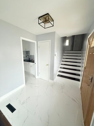 17125 Cregier Avenue, South Holland, IL 60473